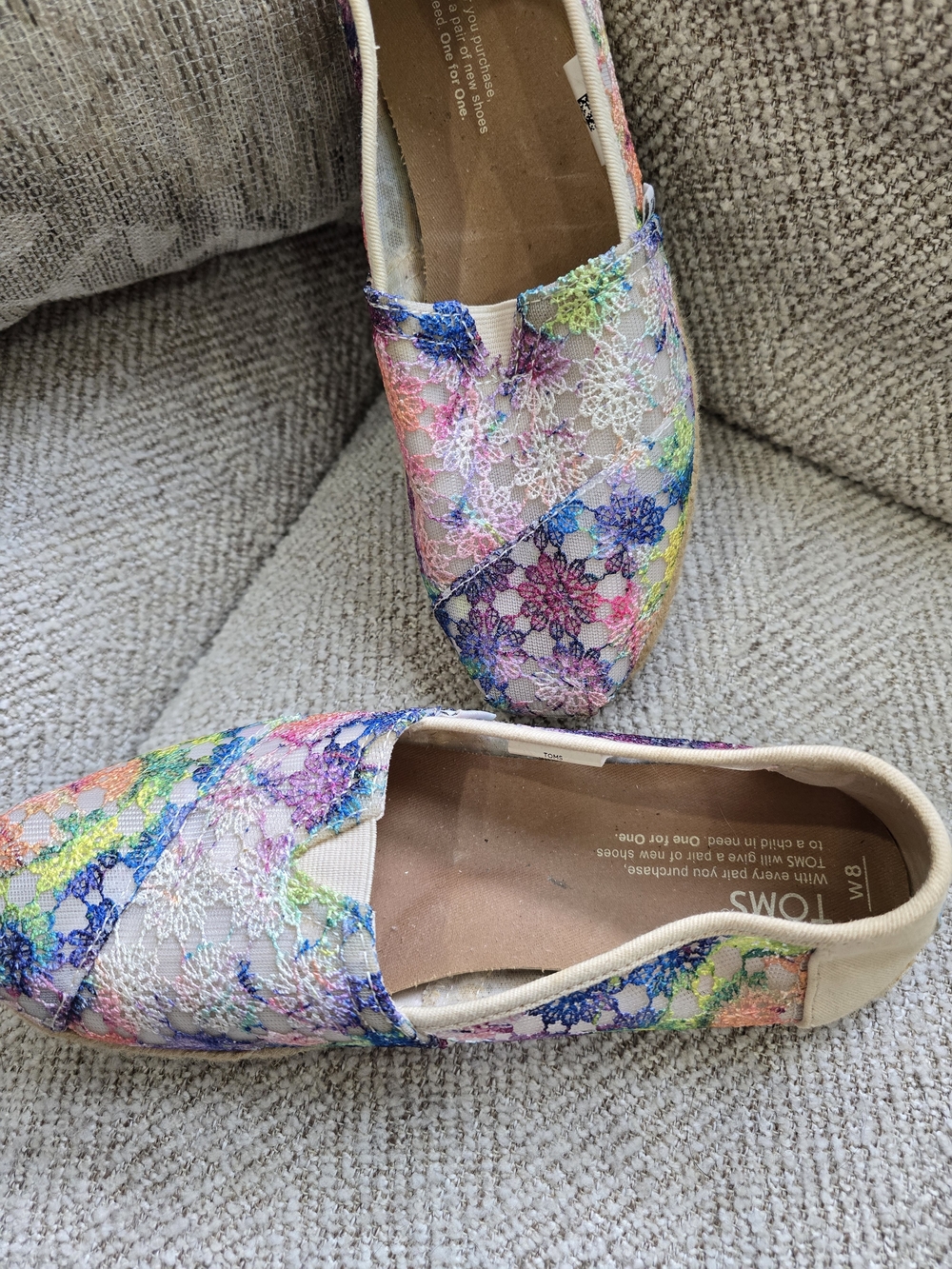 TOMS Women's Multicolor Lace Slip-On Shoes